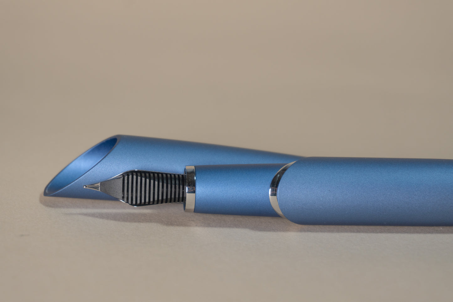 Pre-Owned Pininfarina PF Two Fountain Pen - Blue - Fine