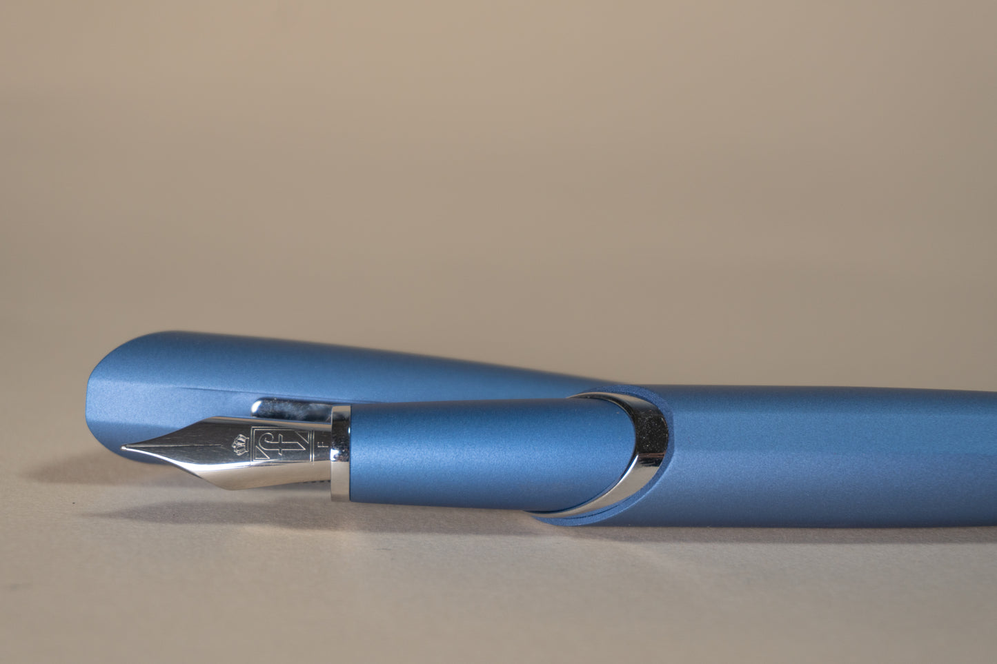 Pre-Owned Pininfarina PF Two Fountain Pen - Blue - Fine