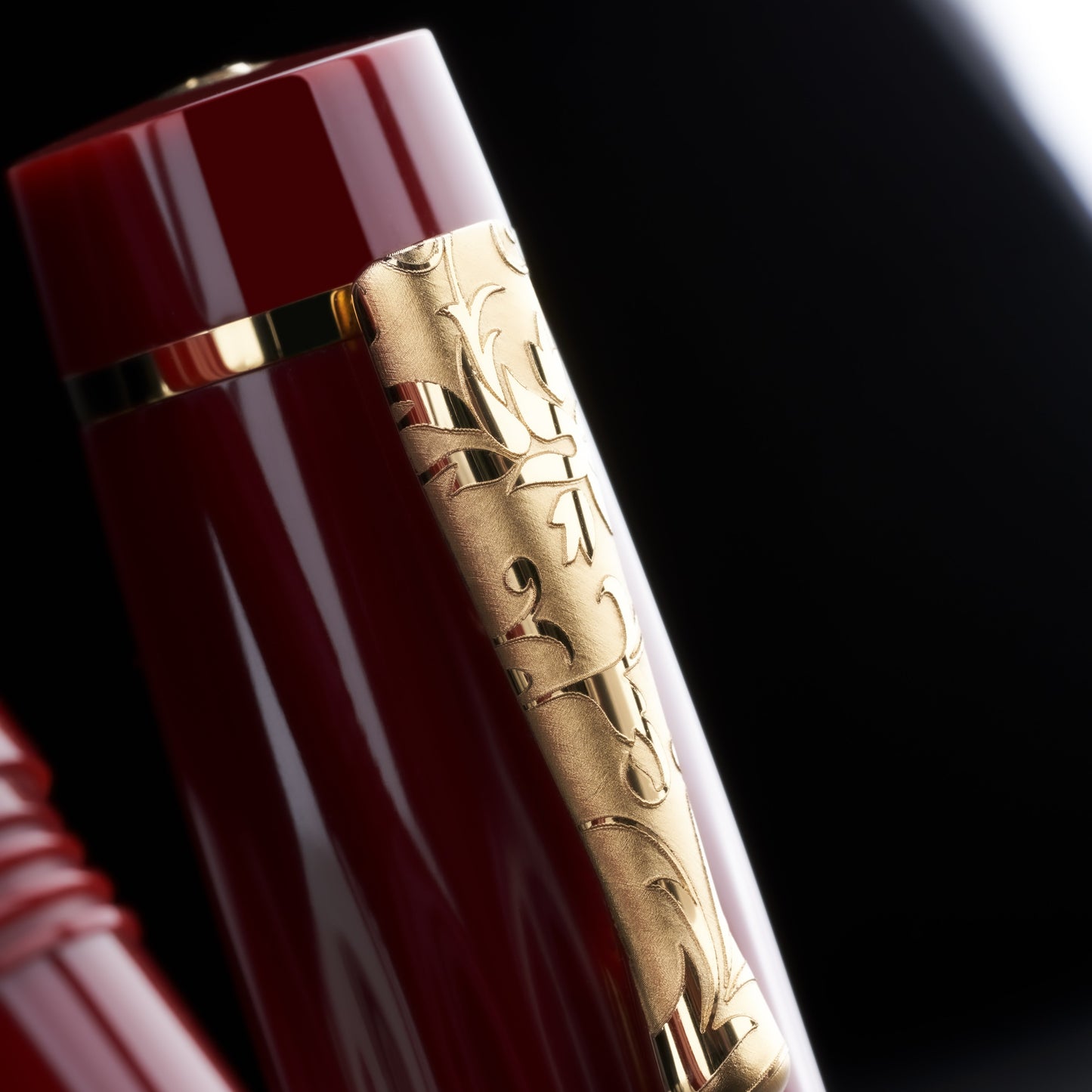 Delta Bio+16 Fountain Pen - Corallo (14Kt Gold - #6 Nib)