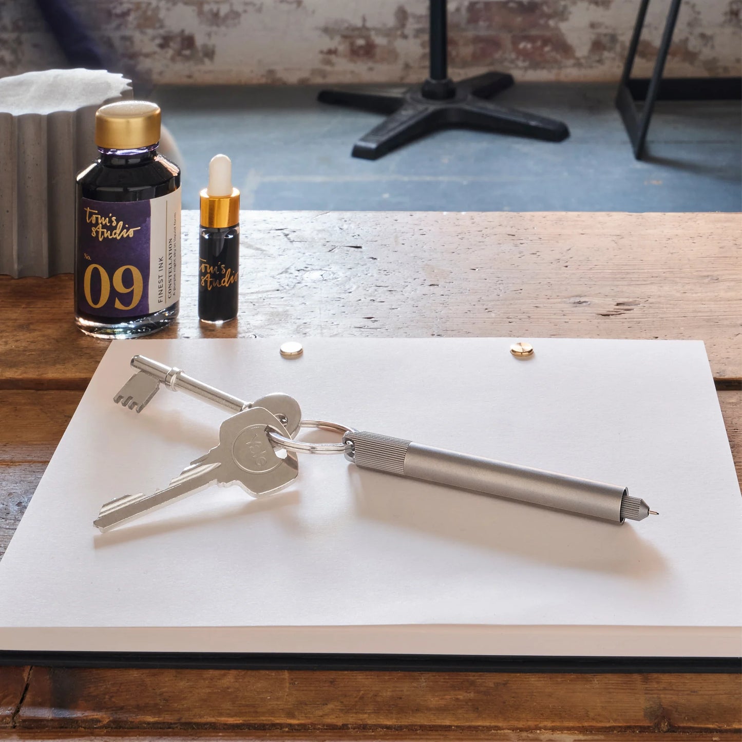 Tom's Studio Lumos Mini Refillable Pen - Titanium with Loop Lid