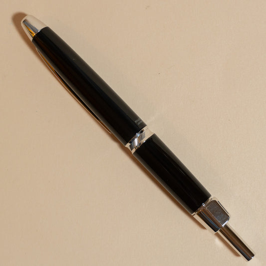 Pre-Owned Pilot Vanishing Point LS Black Fountain Pen - Medium