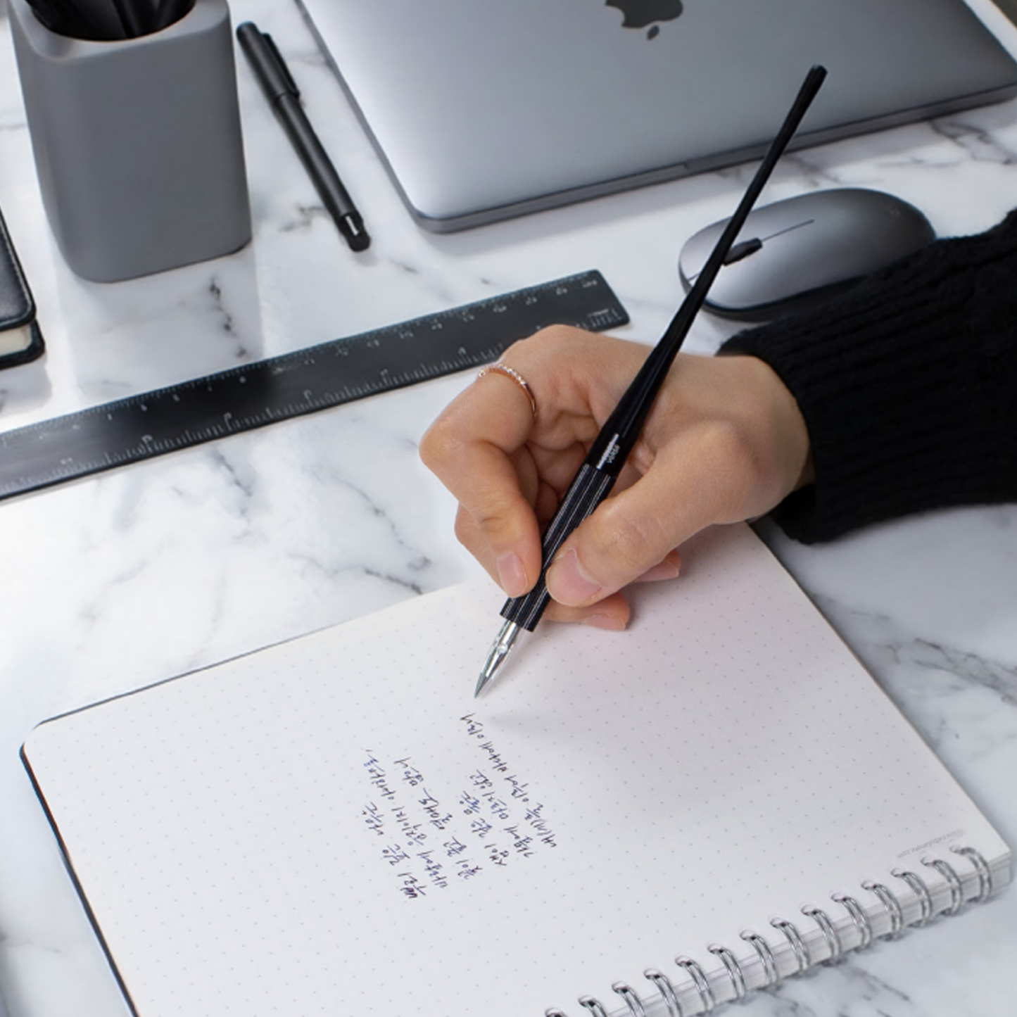 Colorverse Shuttle Large Nib Holder - Black Aluminum