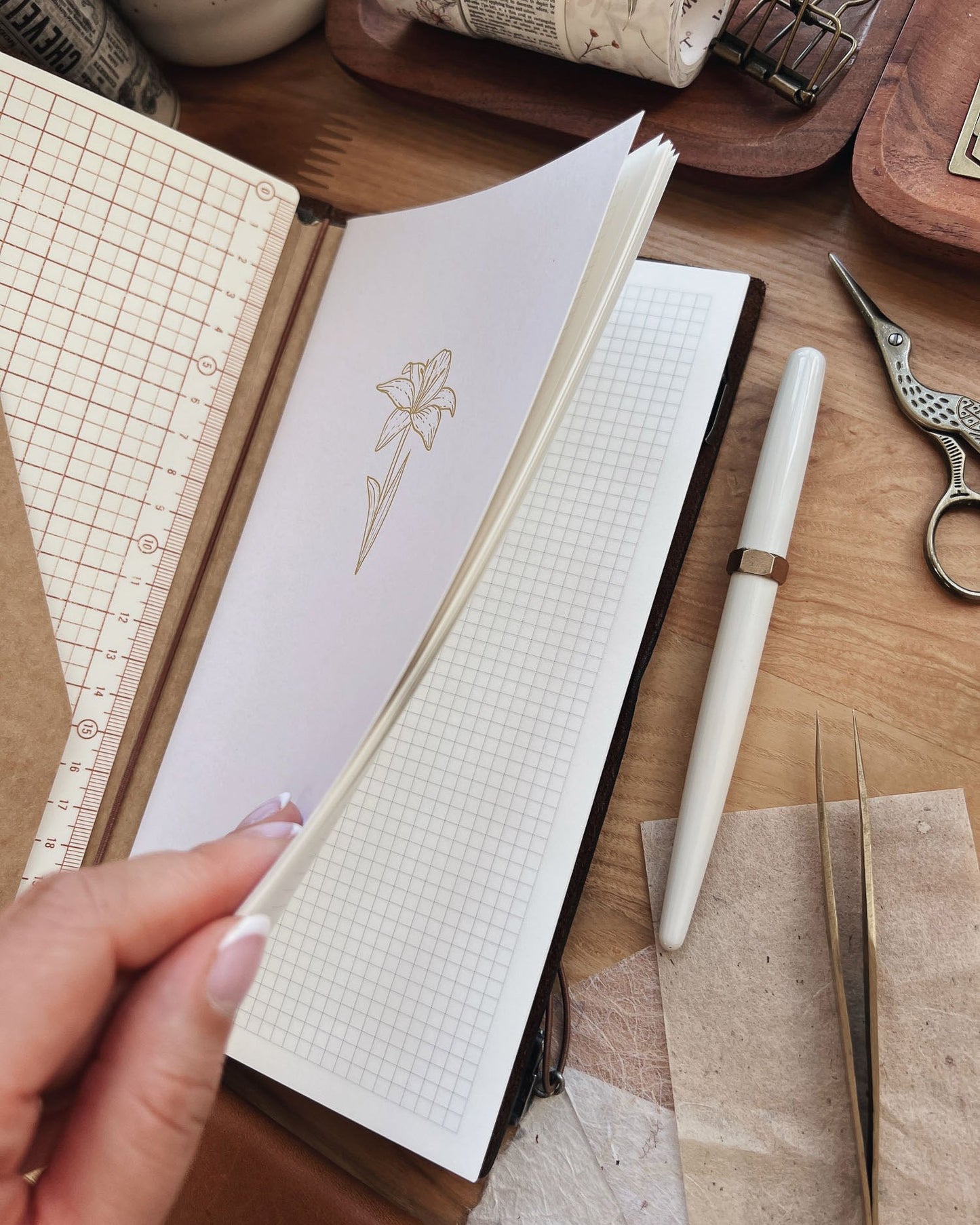 Sarica Studio Standard TN Notebook - Lily