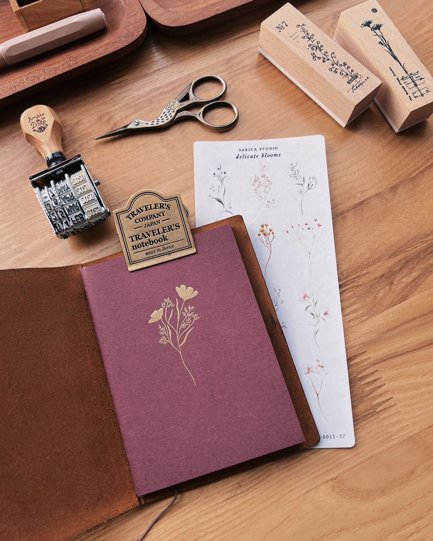 Sarica Studio Passport TN Notebook - Floral