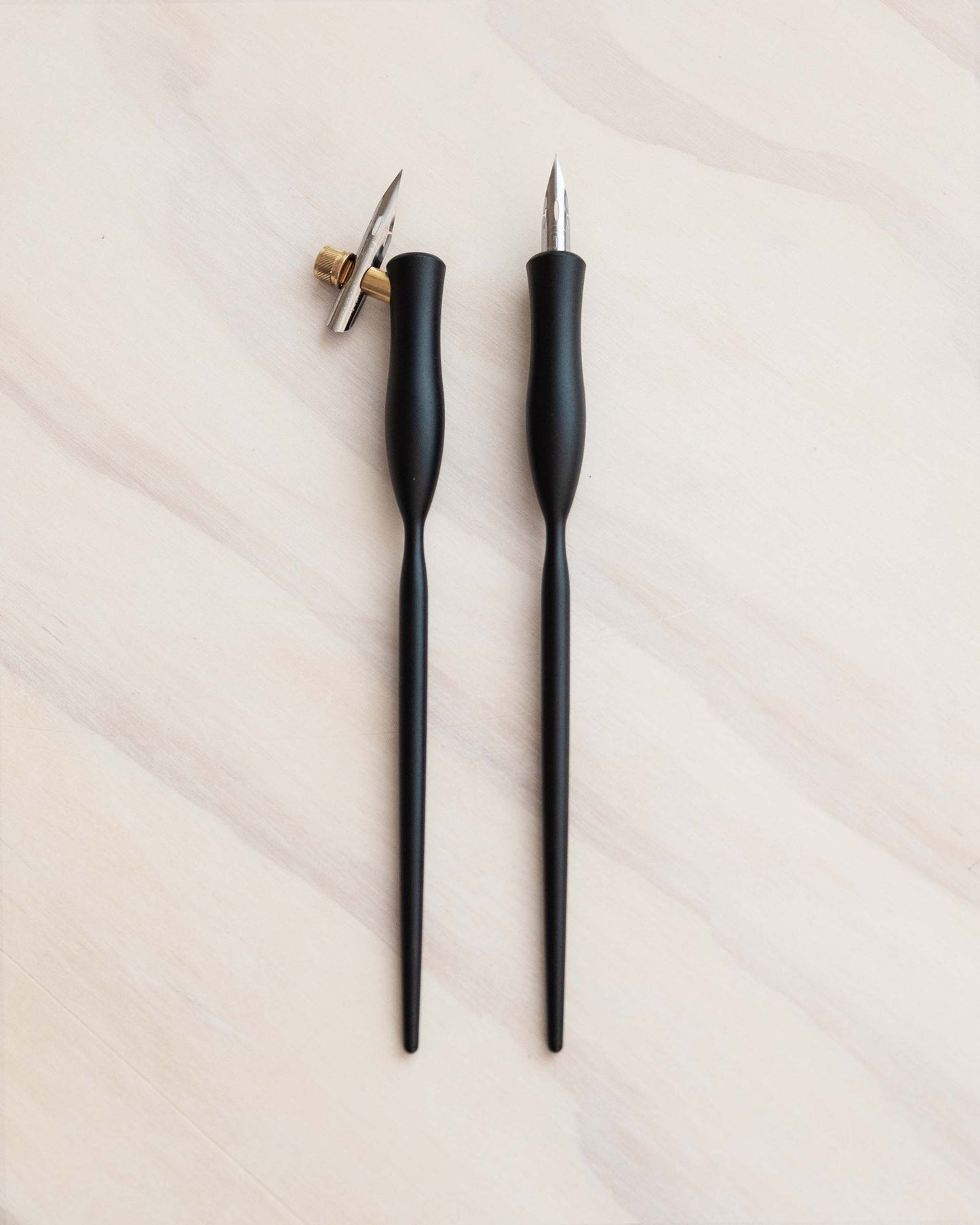 Tom's Studio Flourish Calligraphy Pen - Black (Straight)