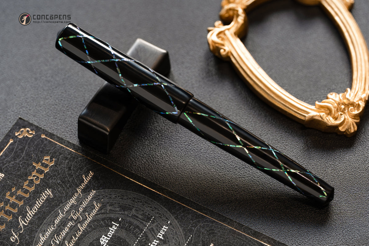 ConCoPens Traditional Vietnamese Lacquer Fountain Pen - Aurora X