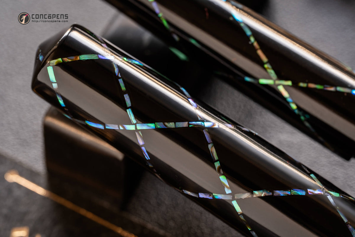 ConCoPens Traditional Vietnamese Lacquer Fountain Pen - Aurora X
