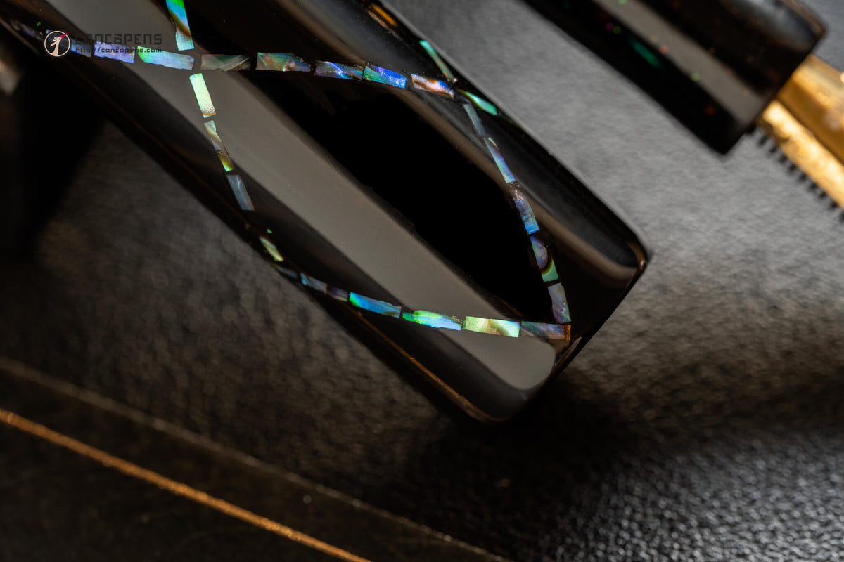 ConCoPens Traditional Vietnamese Lacquer Fountain Pen - Aurora X