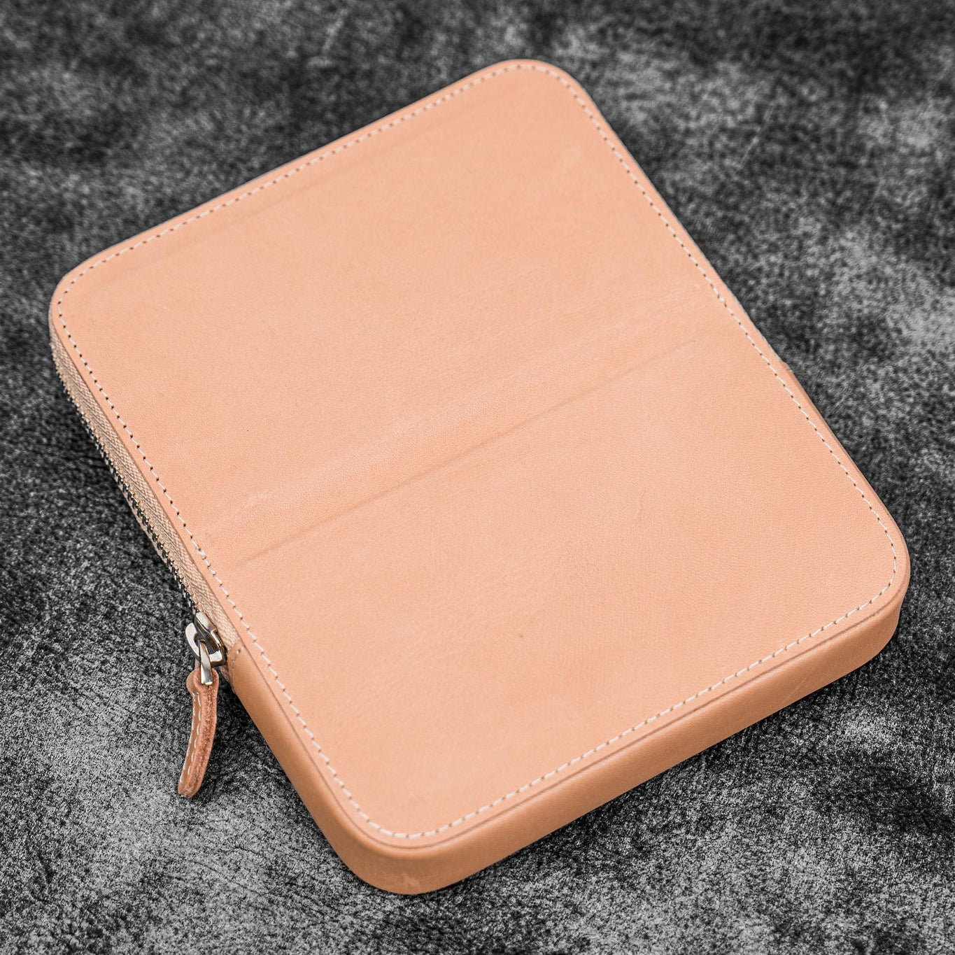 Galen Leather Zippered 6 Slots Magnum Opus Pen Case - Undyed Leather