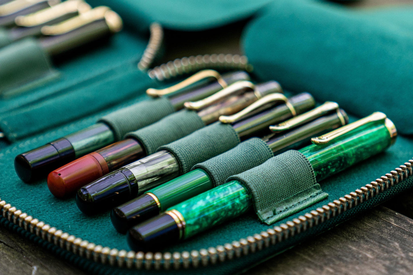 Galen Leather 10 Slot Zippered Pen Case - Crazy Horse Forest Green