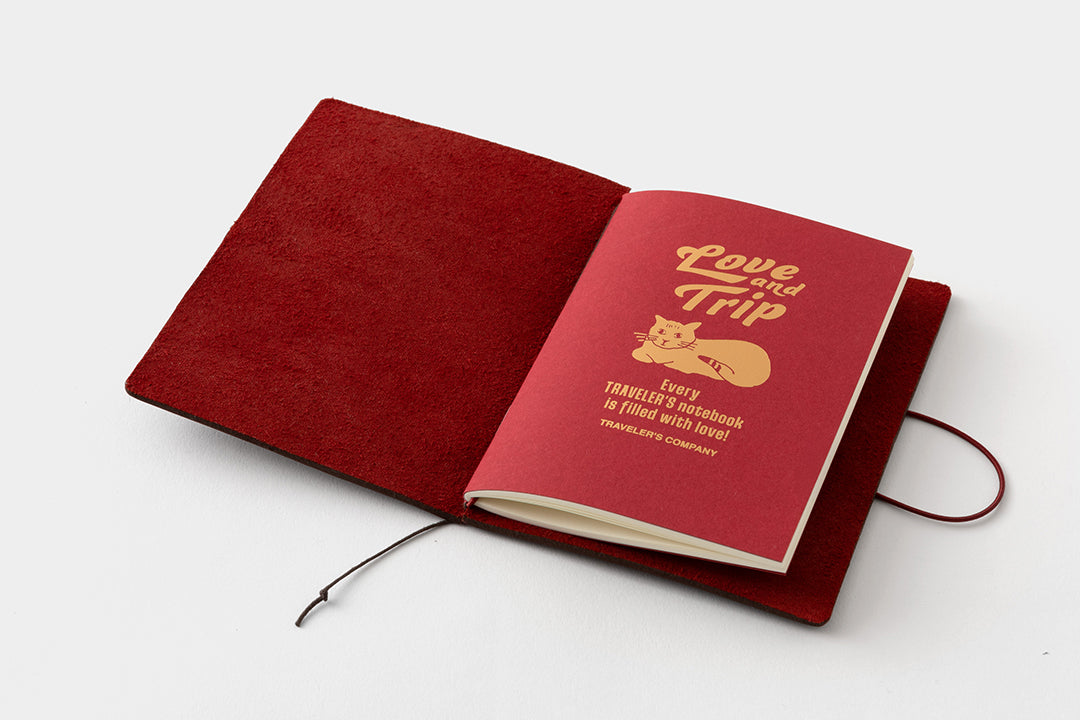 TRAVELER'S Notebook LOVE AND TRIP Passport Size Starter Kit - Red