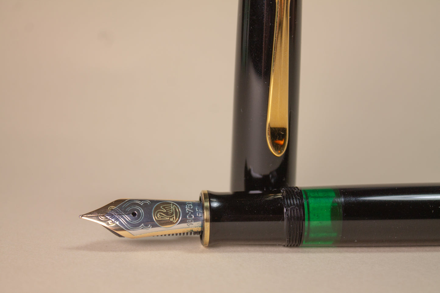 Pre-Owned Pelikan M1000 Souveran Black - Extra Fine