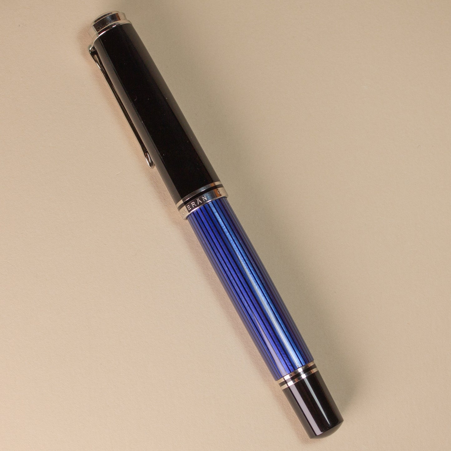 Pre-Owned Pelikan M800 Blue Fountain Pen - Medium
