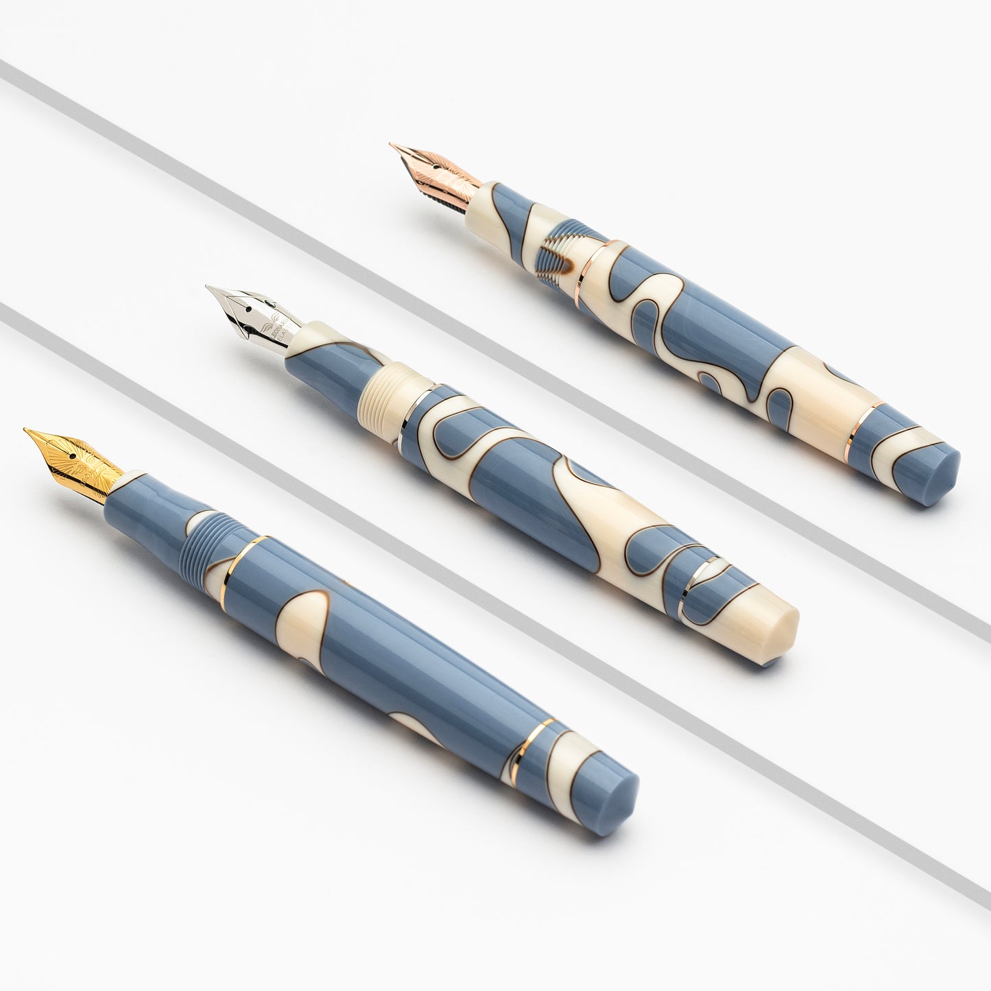 Leonardo Momento Zero Fountain Pen - Nuvola with Gold Trim