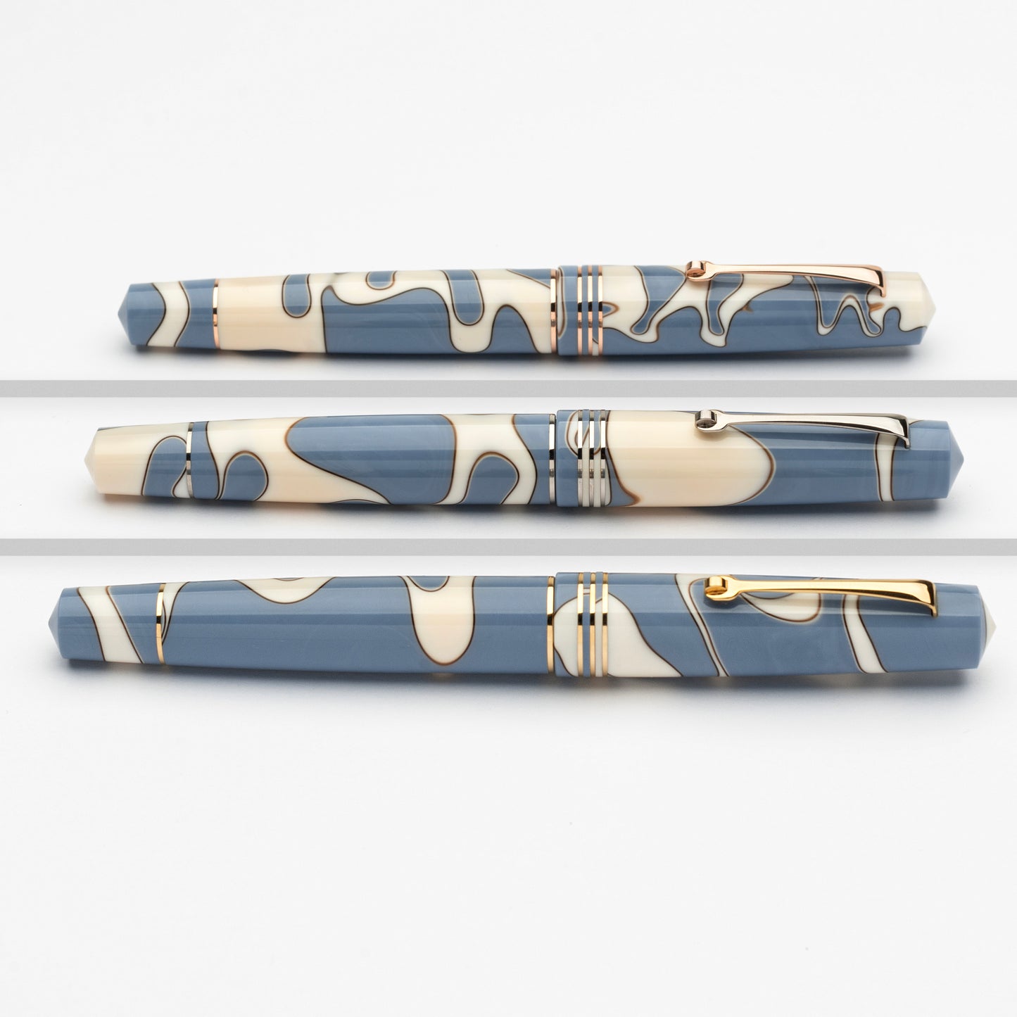 Leonardo Momento Zero Fountain Pen - Nuvola with Gold Trim