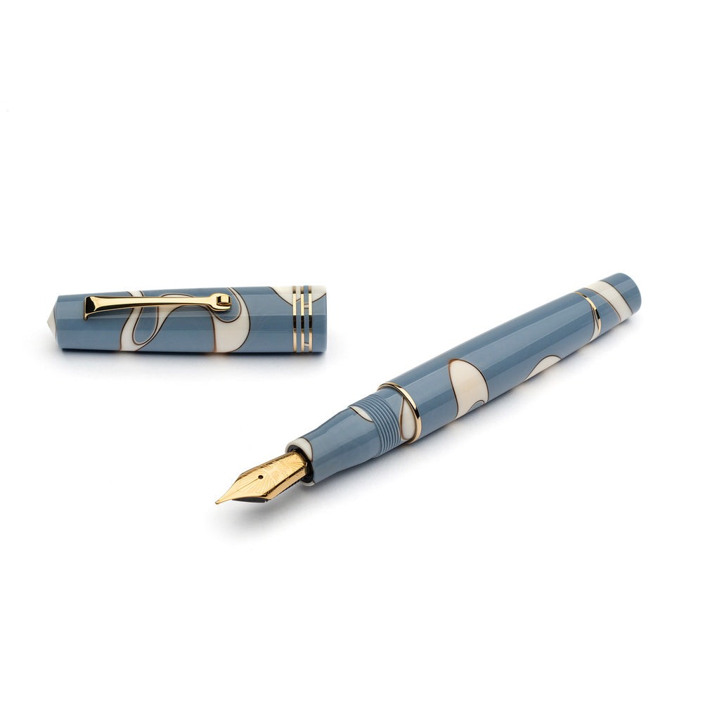 Leonardo Momento Zero Fountain Pen - Nuvola with Gold Trim