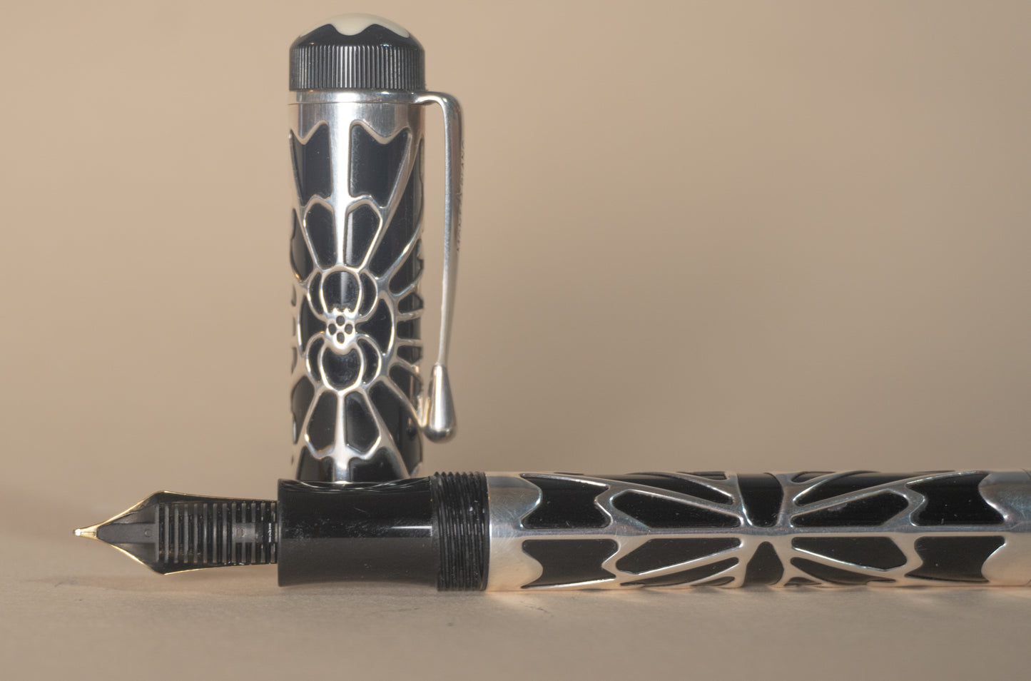 Pre-Owned Montblanc Octavian Fountain Pen - LE 4810