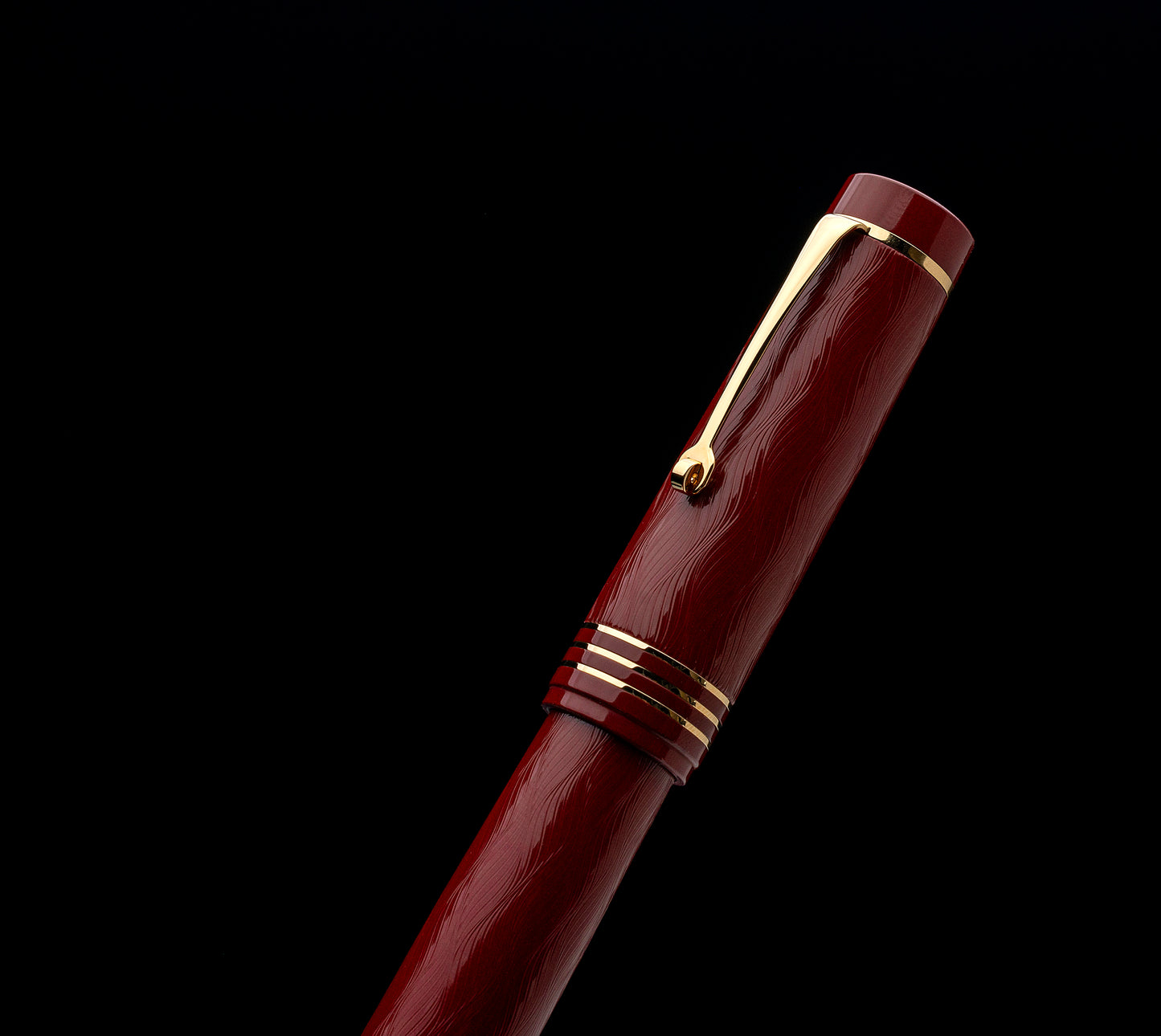 Leonardo Audace Guillochè Fountain Pen - Red Granata (14kt Gold #8) (Limited Edition)