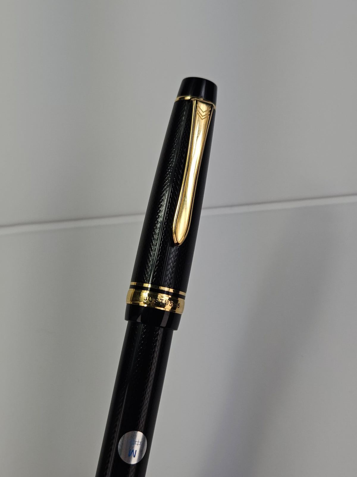 Pre-Owned Pilot Justus Fountain Pen - Black with Gold Trim - 14K Medium Nib (SAC)