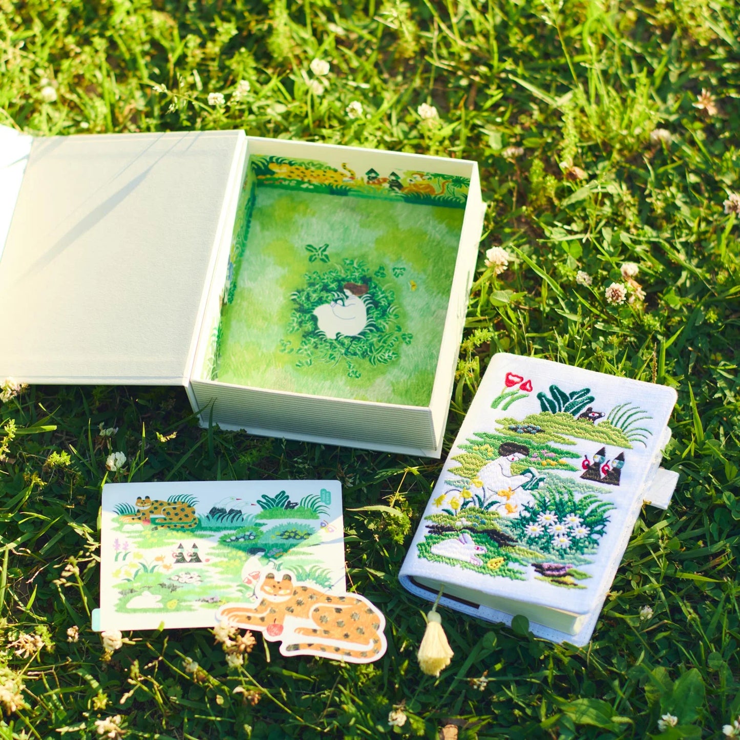 Hobonichi A6 5-Year Techo Gift Edition - iyo okumi: haconiwa (2026-2030) (Japanese)