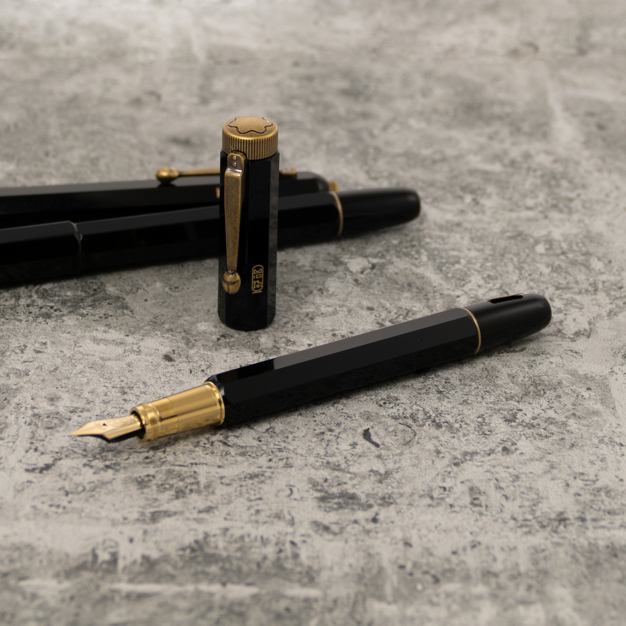 Montblanc egyptomania fountain pen deals