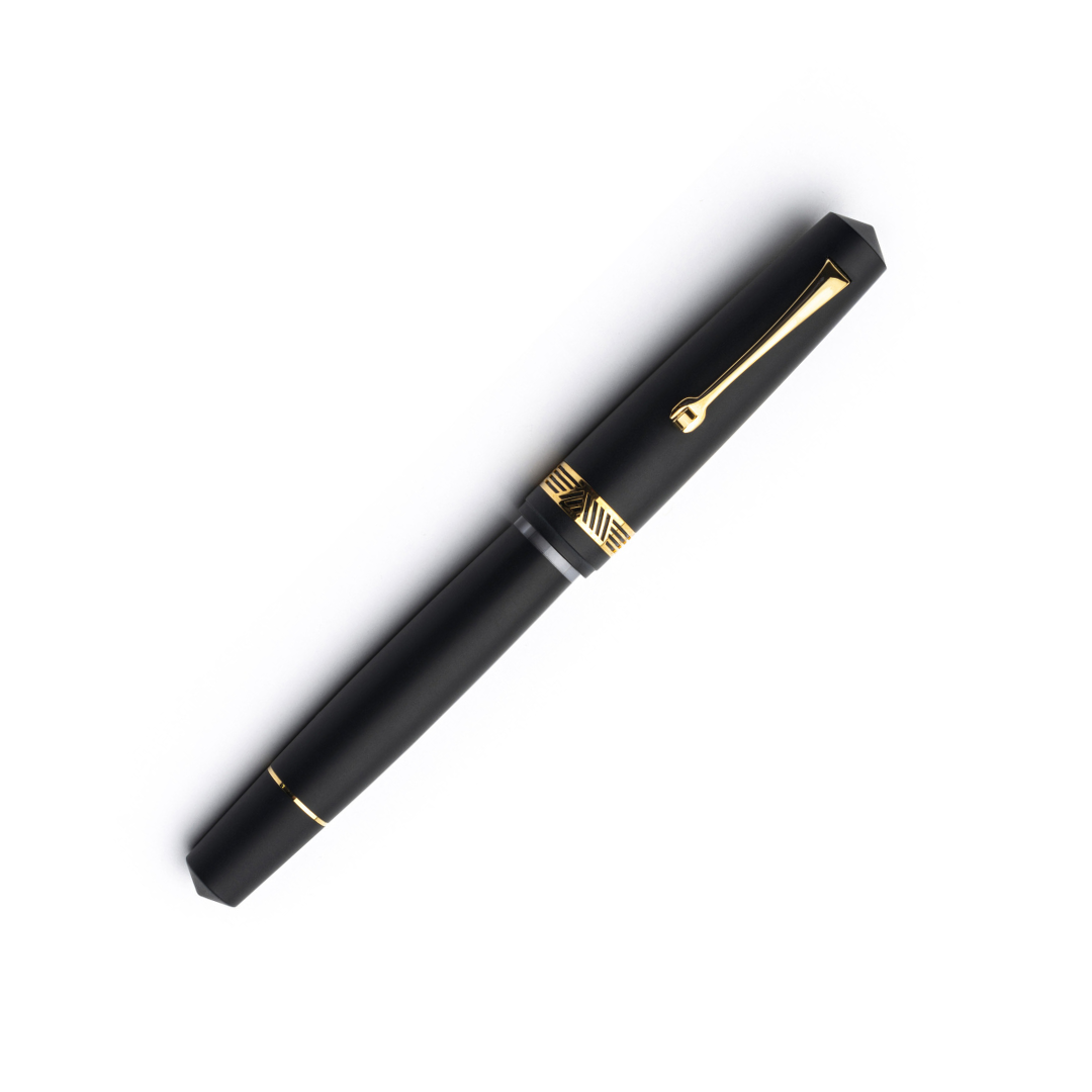 Leonardo Momento Zero Magico Fountain Pen - Black Matte with Gold Trim