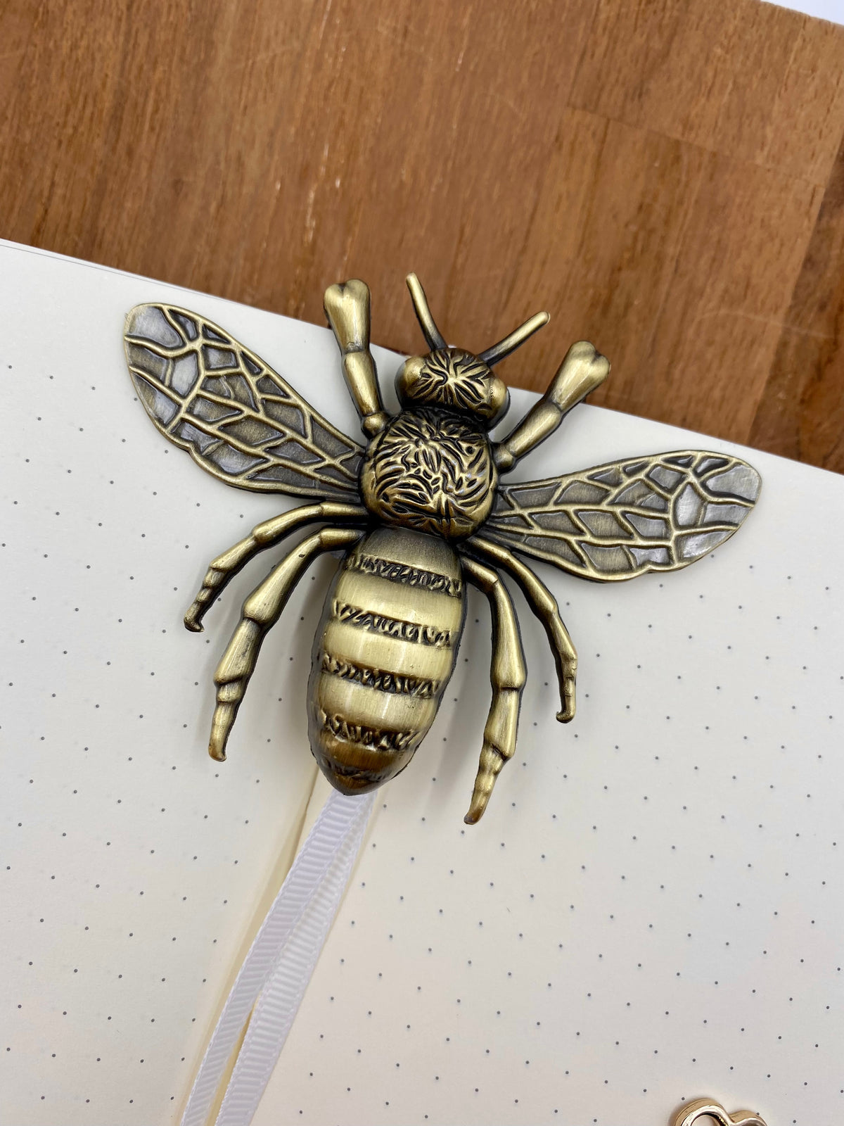 Esterbrook Book Holder - Bee – Dromgoole's Fine Writing Instruments