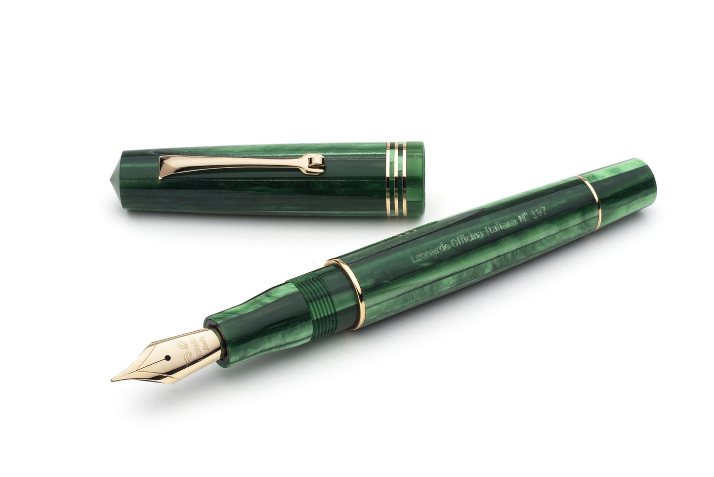 Leonardo Momento Zero Fountain Pen - Alga with Gold Trim
