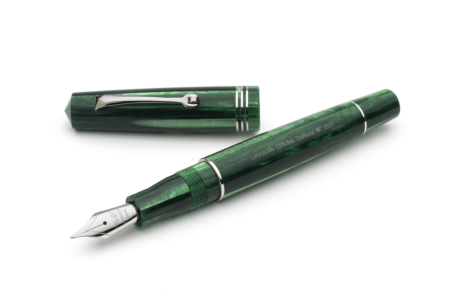 Leonardo Momento Zero Fountain Pen - Alga with Silver Trim
