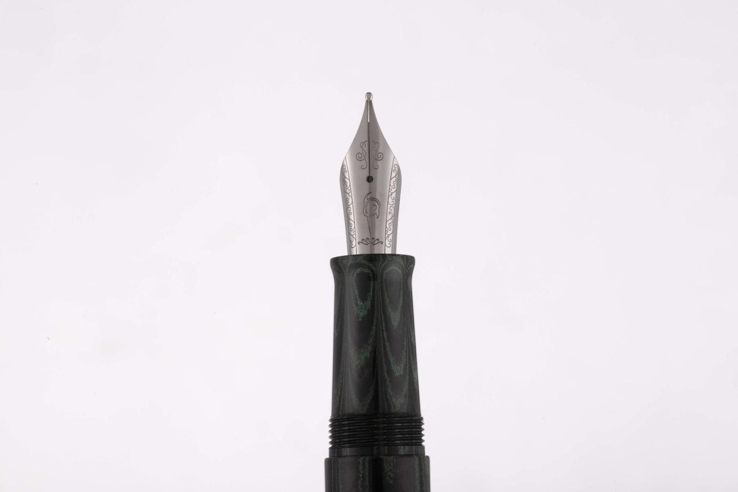 Nahvalur Nautilus Fountain Pen - Chelonia Green