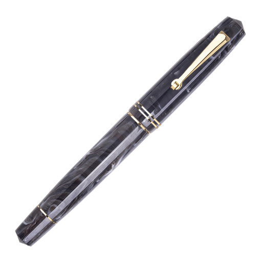 Leonardo Momento Zero Fountain Pen - Horn with Gold Trim
