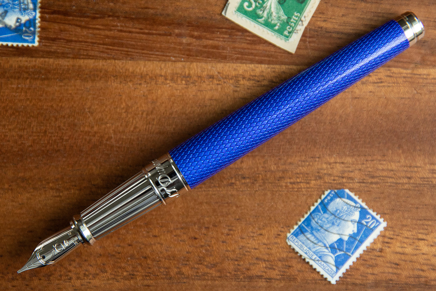 S.T. Dupont Line D Large Diamond Guilloche Fountain Pen -Sapphire