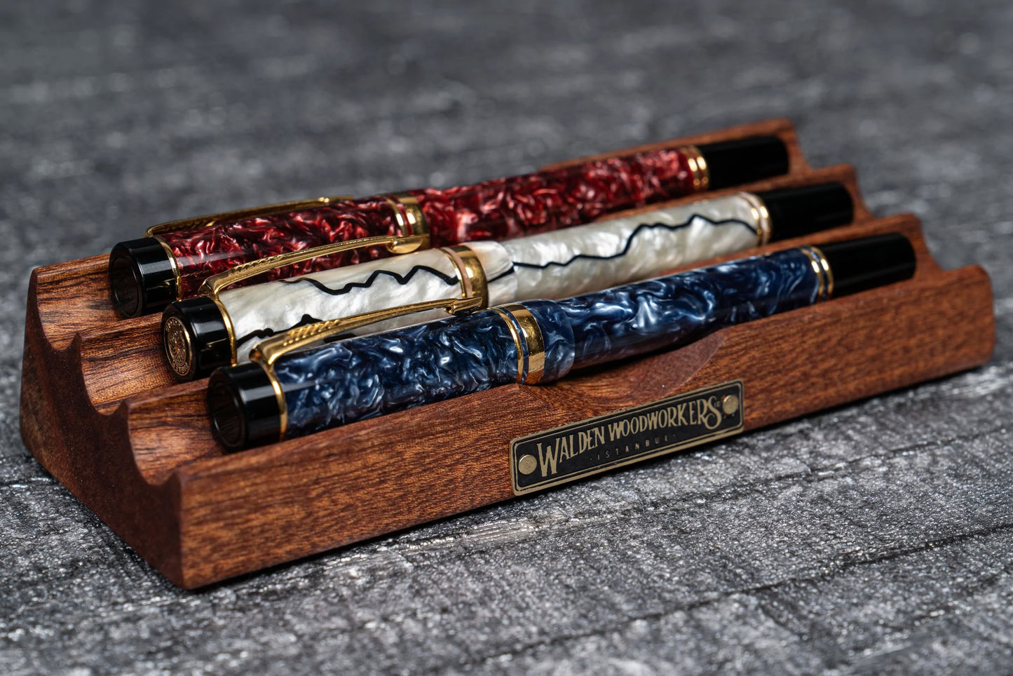 Galen Leather Wood Pen Bed Fountain Pen Stand - Mahogany