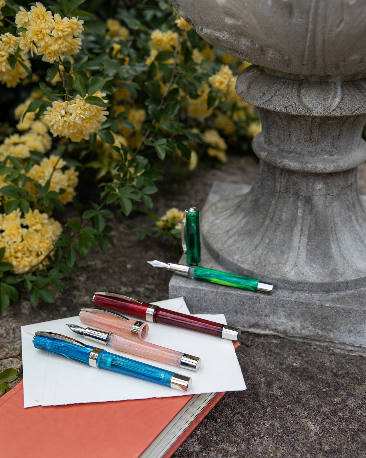 Visconti Opera Demo Fountain Pen Green Mint (Retired)